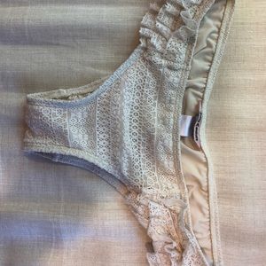 Ruffle lace bikini bottom